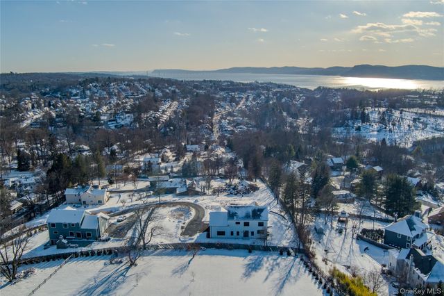 41 Croton Dam Road, Ossining, NY 10562