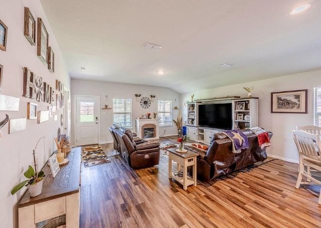 421 Atmore Street, Azle, TX 76020