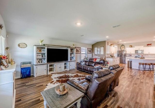 421 Atmore Street, Azle, TX 76020