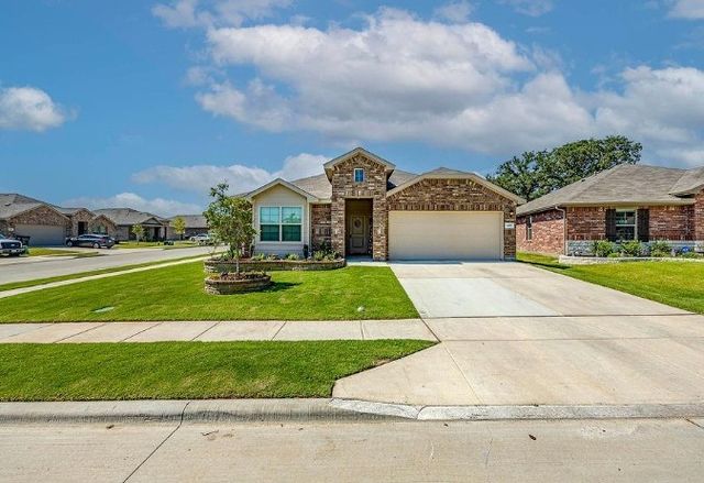 421 Atmore Street, Azle, TX 76020