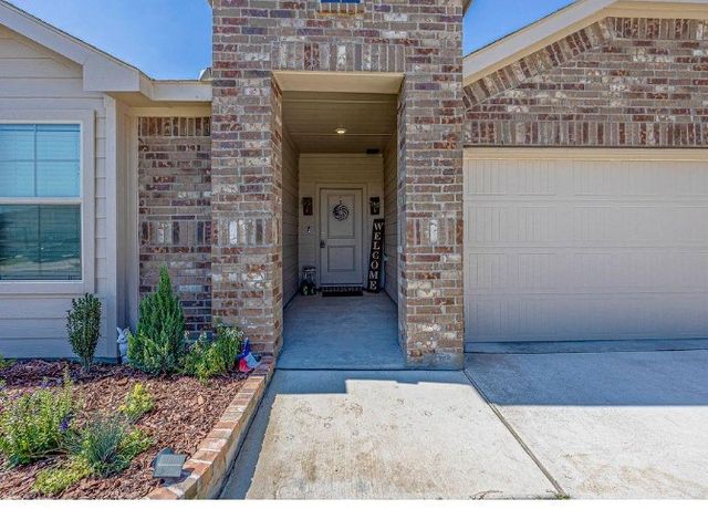 421 Atmore Street, Azle, TX 76020
