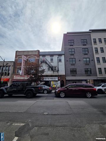 509 32nd Street 2, Union City, NJ 07087