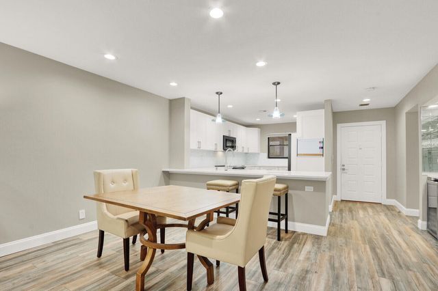 12910 Briarlake Circle 203, Palm Beach Gardens, FL 33418