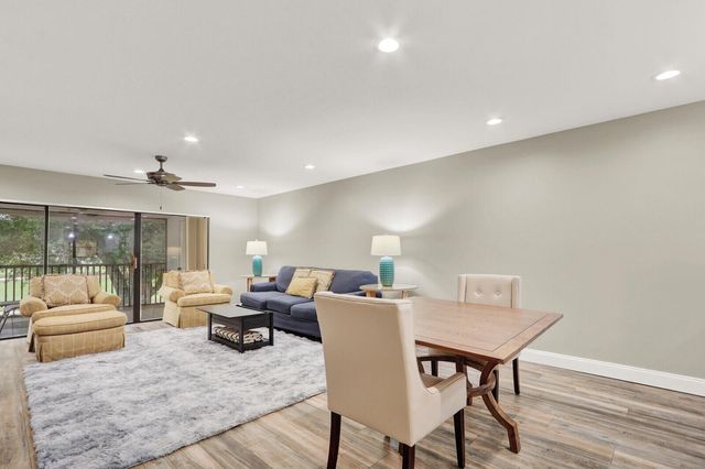 12910 Briarlake Circle 203, Palm Beach Gardens, FL 33418