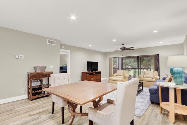 12910 Briarlake Circle 203, Palm Beach Gardens, FL 33418