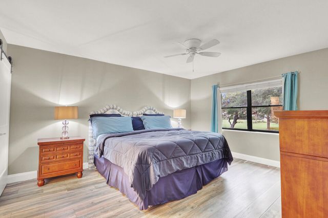 12910 Briarlake Circle 203, Palm Beach Gardens, FL 33418