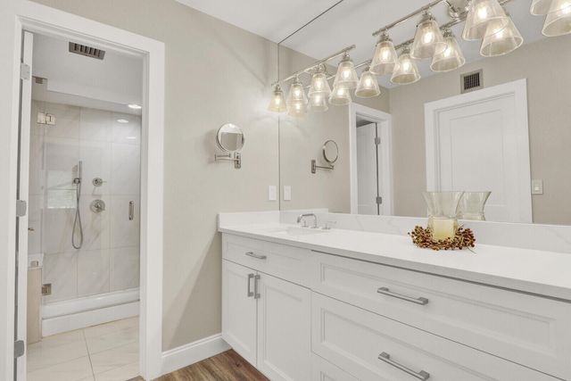 12910 Briarlake Circle 203, Palm Beach Gardens, FL 33418