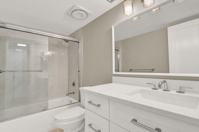 12910 Briarlake Circle 203, Palm Beach Gardens, FL 33418