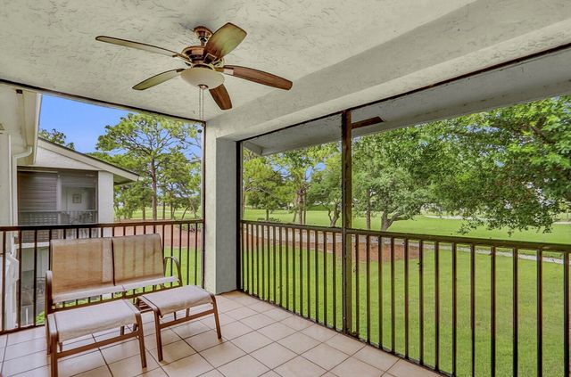 12910 Briarlake Circle 203, Palm Beach Gardens, FL 33418