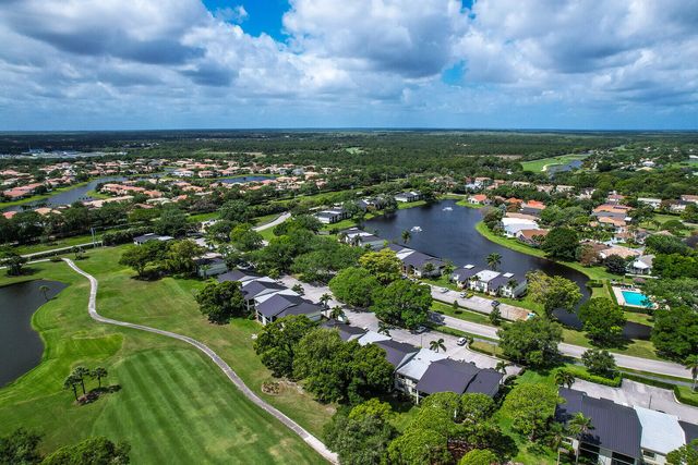 12910 Briarlake Circle 203, Palm Beach Gardens, FL 33418