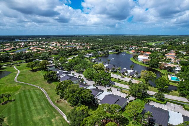 12910 Briarlake Circle 203, Palm Beach Gardens, FL 33418