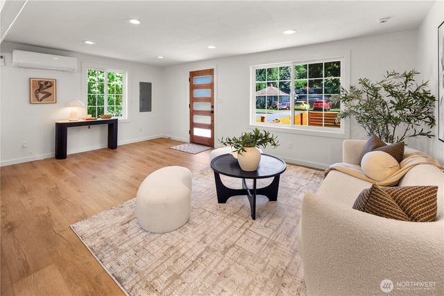 3533 SE 6th Street, Renton, WA 98058