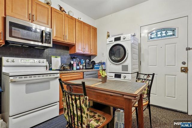 75 Coolidge Street, Irvington, NJ 07111