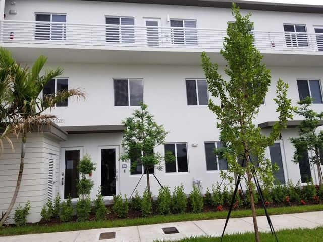 6425 NW 103rd Pl 106, Doral, FL 33178