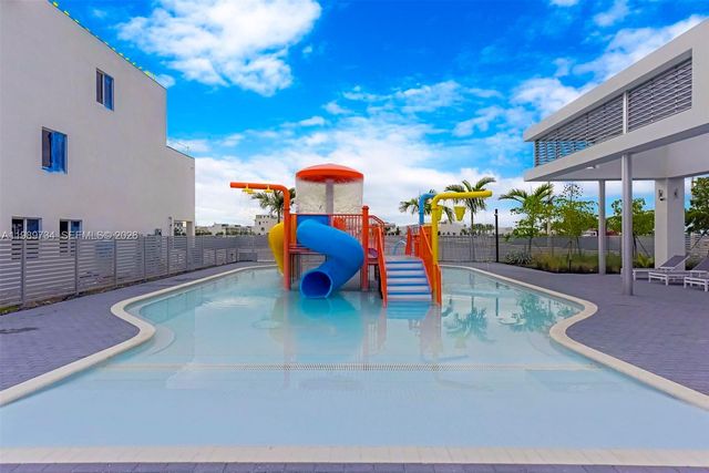 6425 NW 103rd Pl 106, Doral, FL 33178