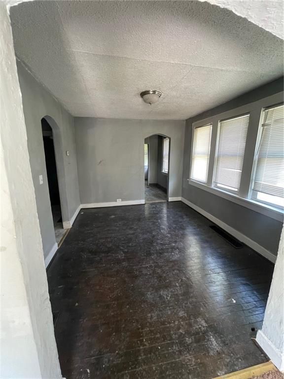 1909 Kansas Avenue, Kansas City, MO 64127