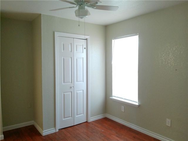 1509 Marine Dr, Corpus Christi, TX 78418