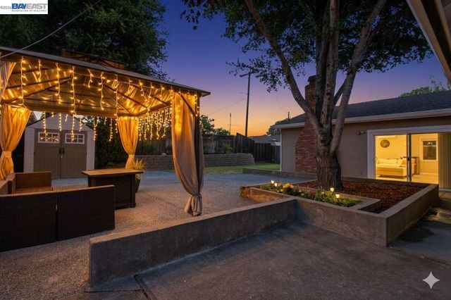 8023 Holanda Ln, Dublin, CA 94568