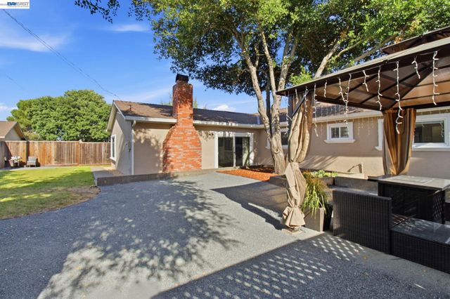 8023 Holanda Ln, Dublin, CA 94568