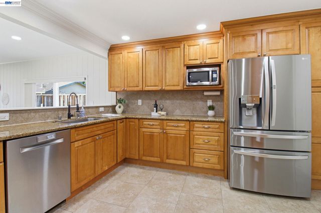 8023 Holanda Ln, Dublin, CA 94568