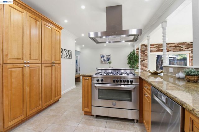 8023 Holanda Ln, Dublin, CA 94568
