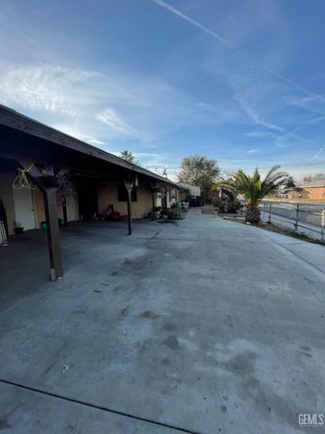 8309 Paradise Road, Lamont, CA 93241