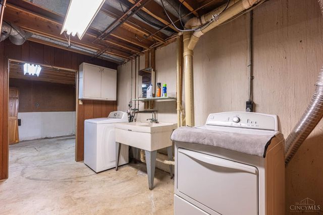 1639 Cheshire Circle, Middletown, OH 45042