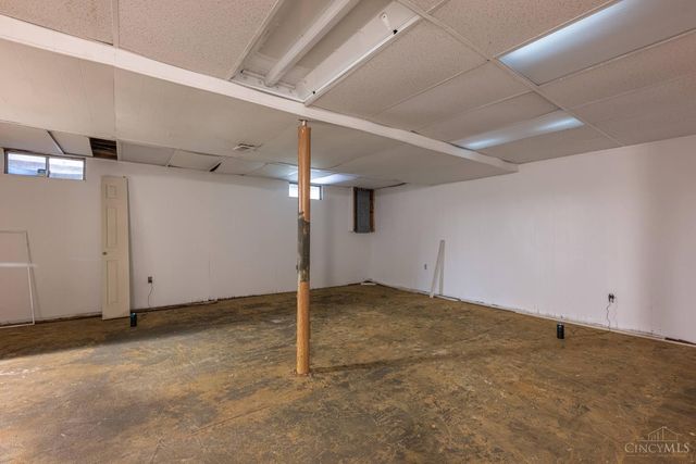 1639 Cheshire Circle, Middletown, OH 45042