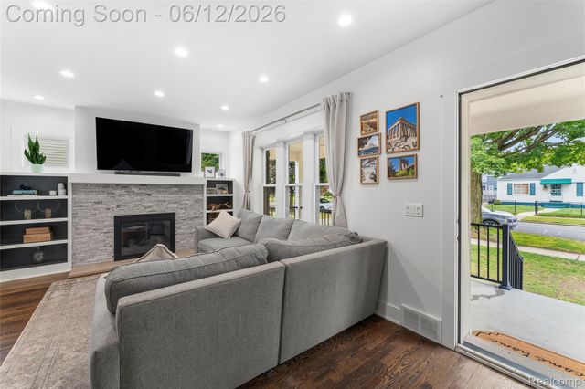 1512 Ferris, Royal Oak, MI 48067
