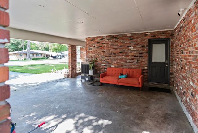 8635 Graham Dr, Baton Rouge, LA 70814