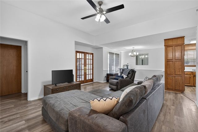 633 Meadowbrook Drive, Alma, AR 72921