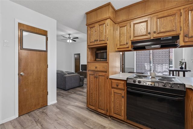 633 Meadowbrook Drive, Alma, AR 72921