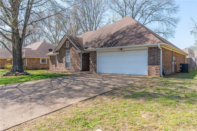 633 Meadowbrook Drive, Alma, AR 72921