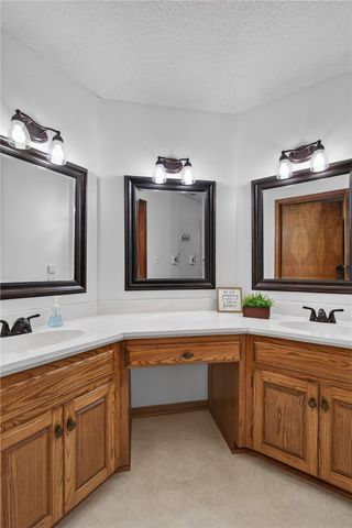 633 Meadowbrook Drive, Alma, AR 72921