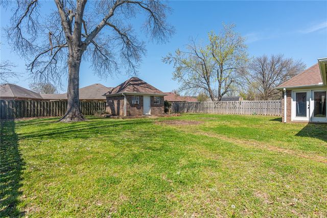 633 Meadowbrook Drive, Alma, AR 72921