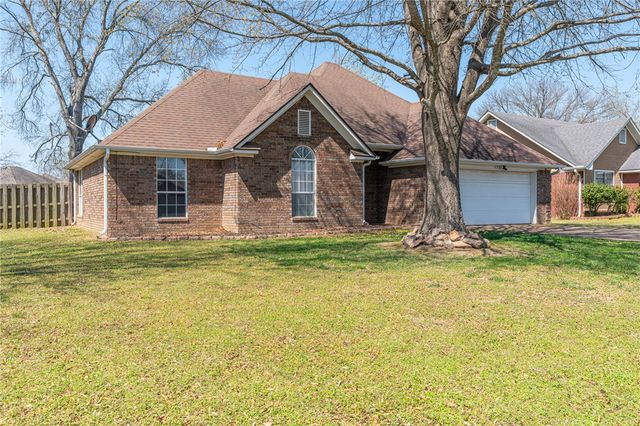 633 Meadowbrook Drive, Alma, AR 72921