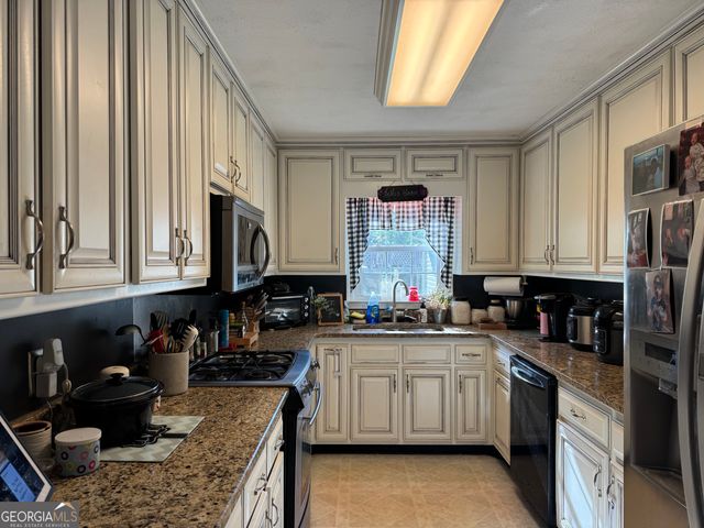 1817 Highway 83 N, Forsyth, GA 31029
