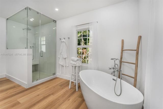 3951 Park Dr, Miami, FL 33133