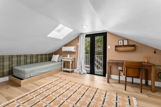 3951 Park Dr, Miami, FL 33133