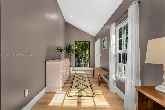 3951 Park Dr, Miami, FL 33133