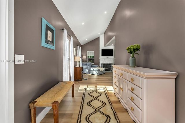 3951 Park Dr, Miami, FL 33133