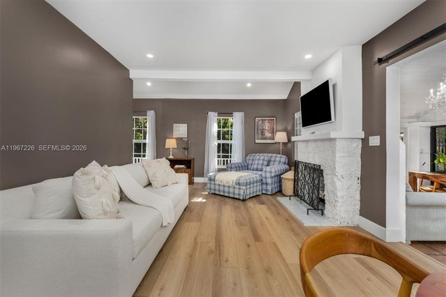 3951 Park Dr, Miami, FL 33133