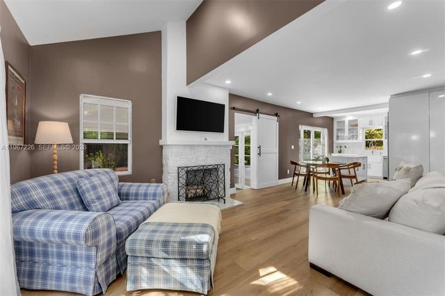 3951 Park Dr, Miami, FL 33133