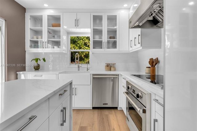 3951 Park Dr, Miami, FL 33133