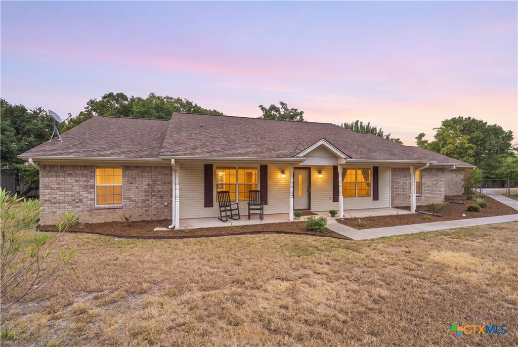 Image 1 of property listing at 910 Cedar Ridge Road, Gatesville, TX 76528