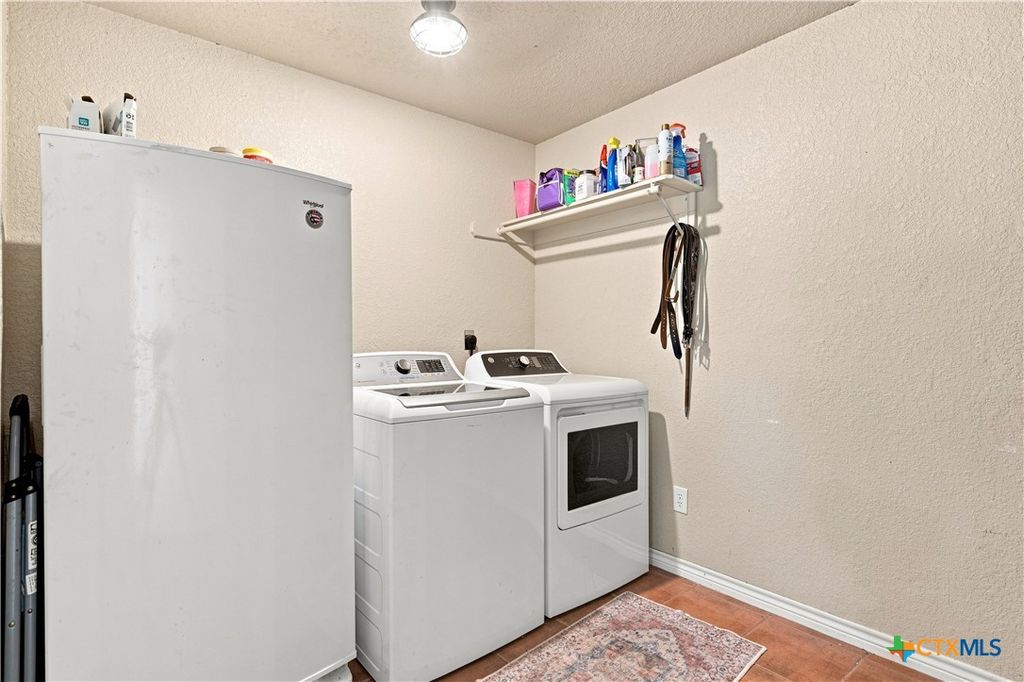 Image 11 of property listing at 910 Cedar Ridge Road, Gatesville, TX 76528