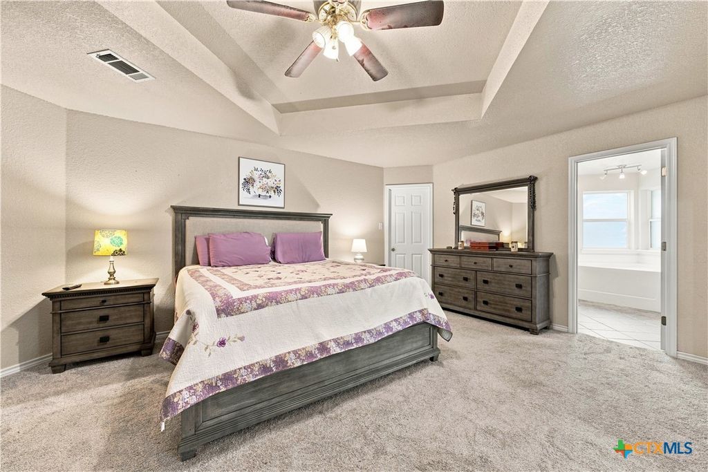 Image 12 of property listing at 910 Cedar Ridge Road, Gatesville, TX 76528