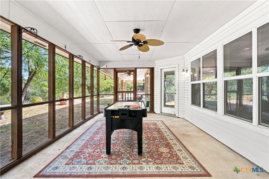 Image 19 of property listing at 910 Cedar Ridge Road, Gatesville, TX 76528