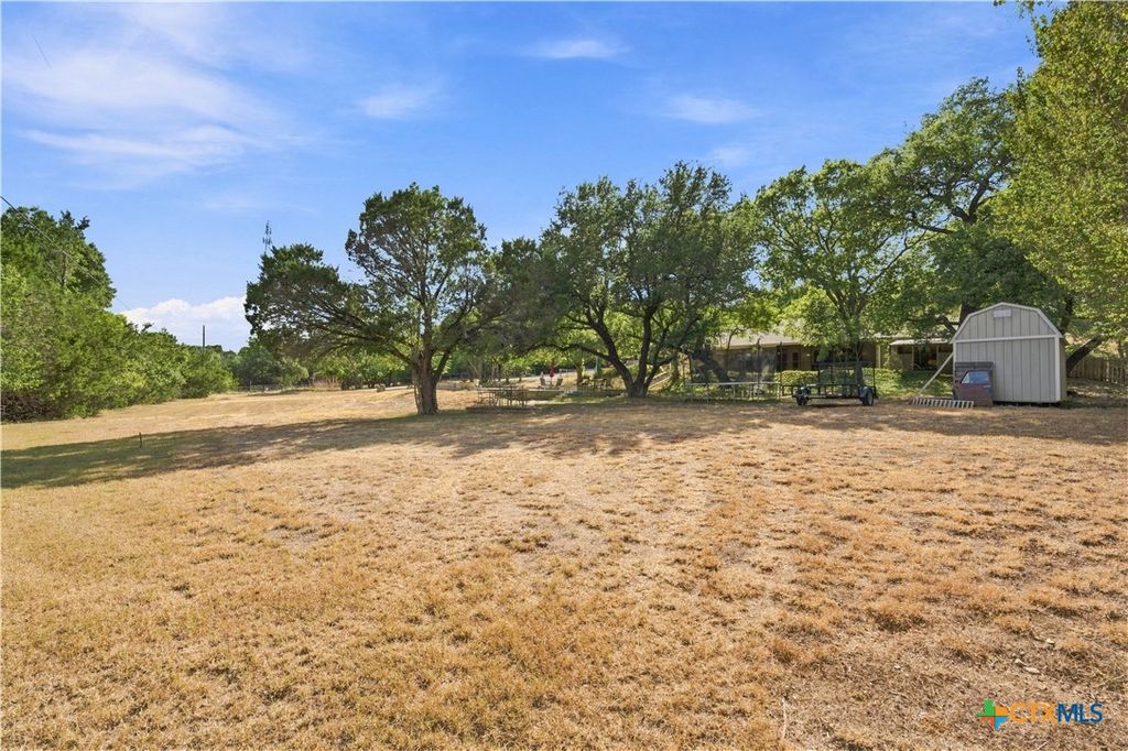 Image 23 of property listing at 910 Cedar Ridge Road, Gatesville, TX 76528