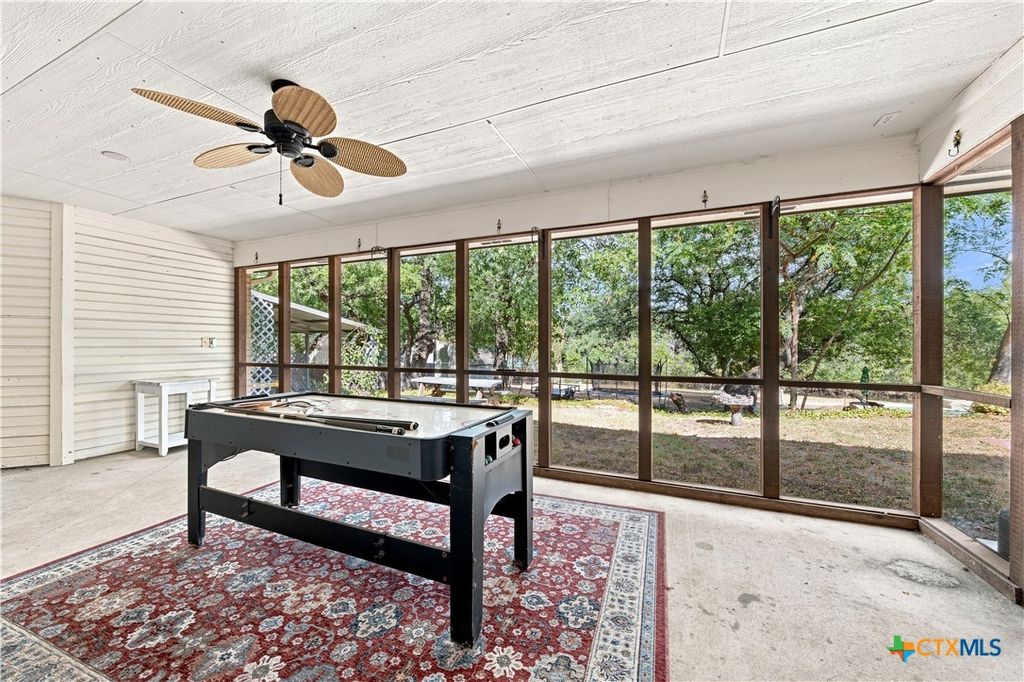 Image 7 of property listing at 910 Cedar Ridge Road, Gatesville, TX 76528